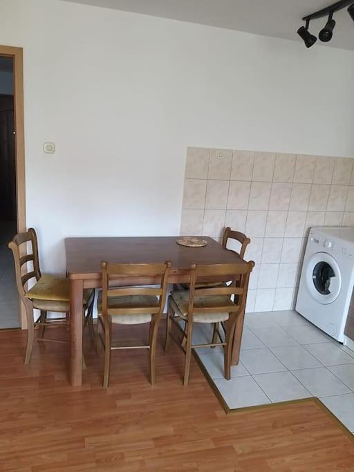 Nice Apartment On Quite Location Near City Center 스플리트 외부 사진