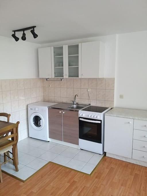 Nice Apartment On Quite Location Near City Center 스플리트 외부 사진